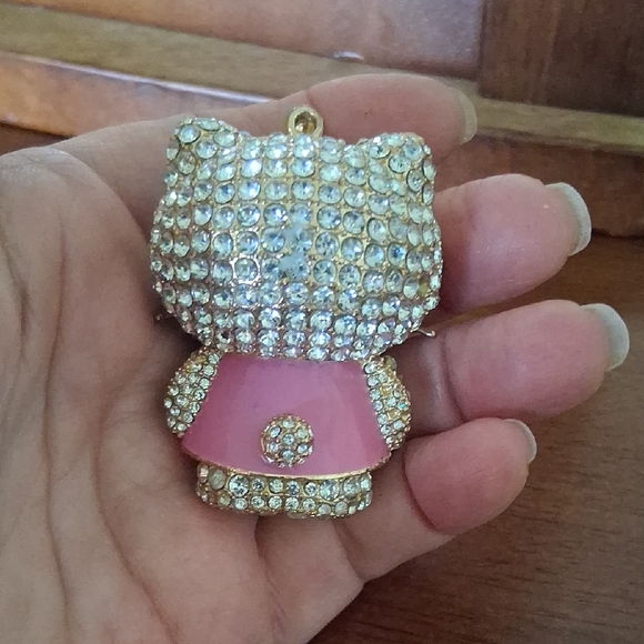 Rhinestone Hello Kitty Pink Necklace Charm - Picture 2 of 2